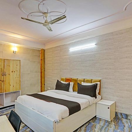 Umen Hotel Nearest Sector 66 ノイダ エクステリア 写真